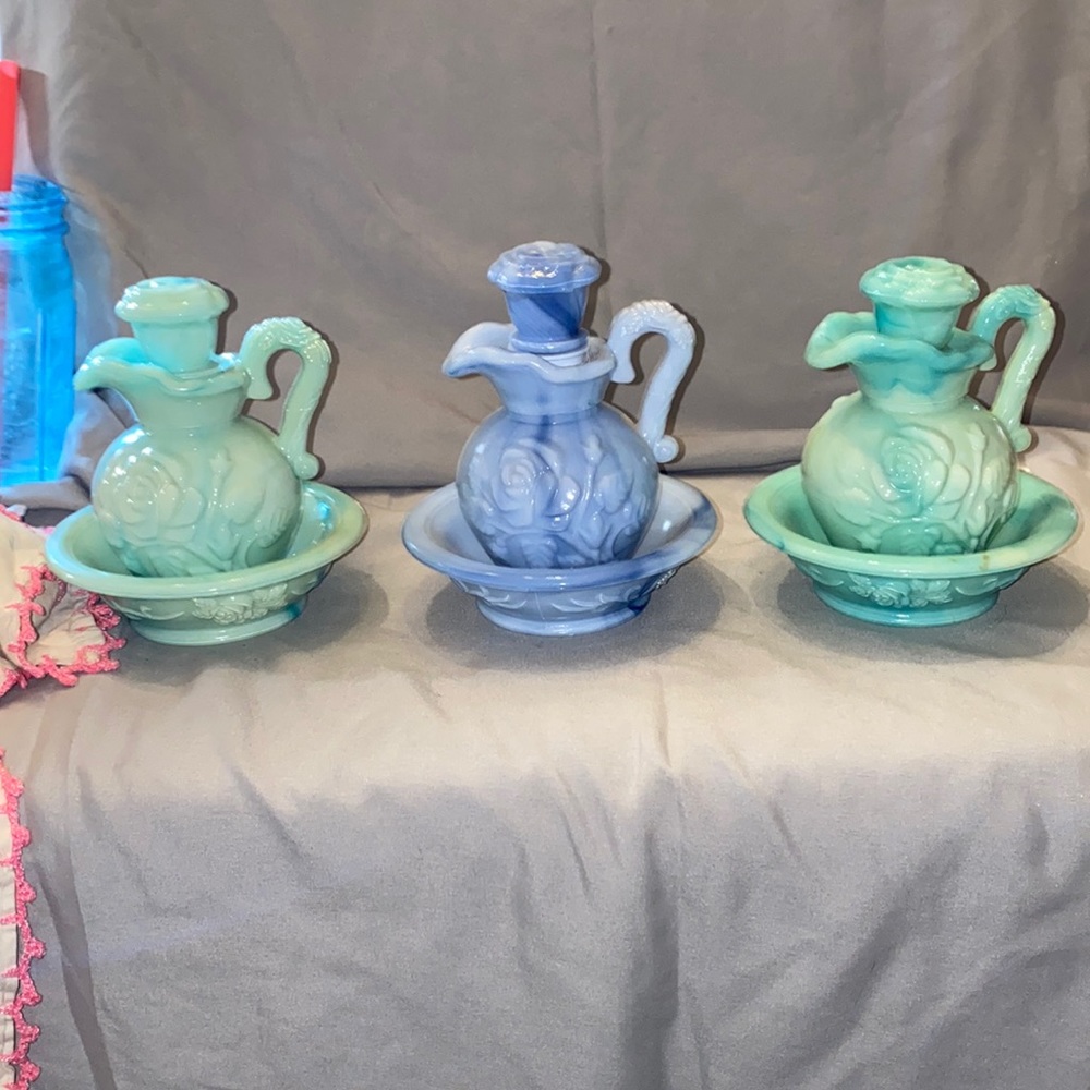 Bx47 Vintage 3 1970s Avon Bowl and Pitcher Moonwind Foaming Bath Oil Bottle